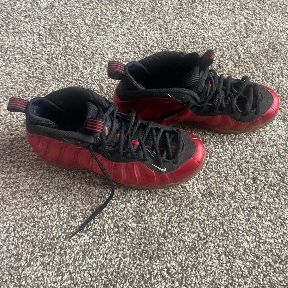 Men’s Nike Foamposite sneakers size 11 red and black - Picture 6 of 11